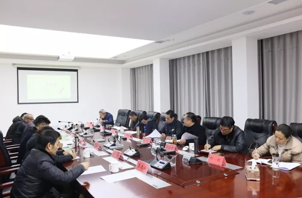 座谈会.png